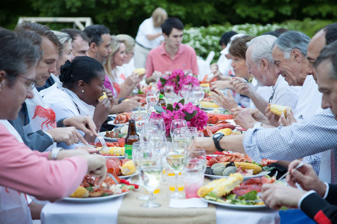 Dig in to a fabulous summer meal ... good food and casual fun for everyone