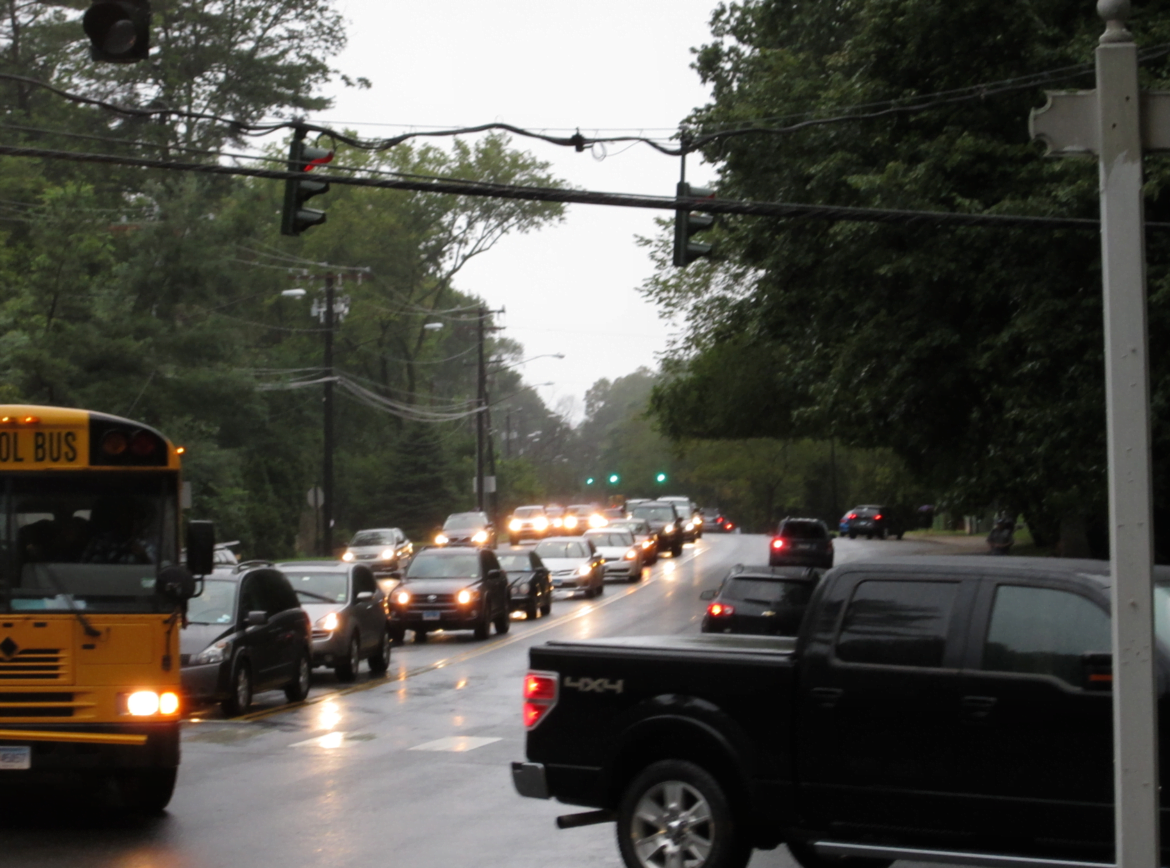 Traffic backs up on Putnam Avenue during drop off at Greenwich High School. Photo: Leslie Yager