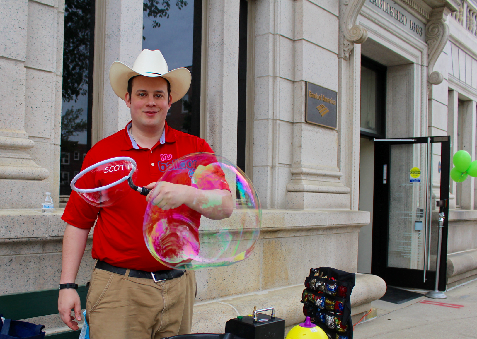 Scotty, aka My Balloon Guy, was prepared to entertain children outside Bank of America. May 4, 2017 Photo: Leslie Yager