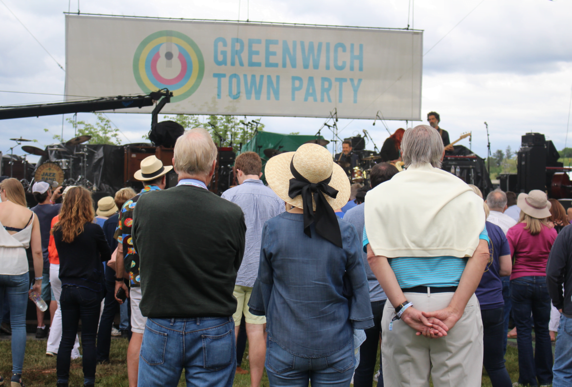  Crowds gathered to hear Carolyn Wonderland at Greenwich Town party, May 27, 2017 Photo: Leslie Yager