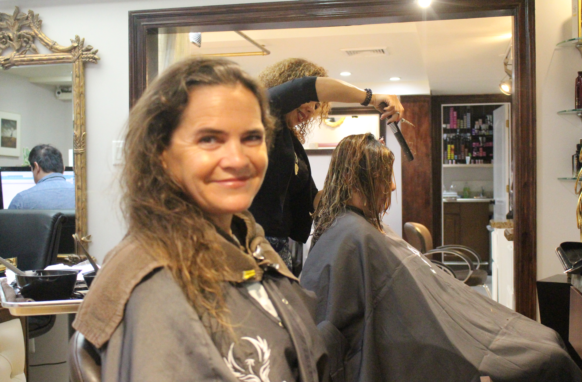 Cindy Moss before her hair makeover at Fenix Salon Photo: Leslie Yager