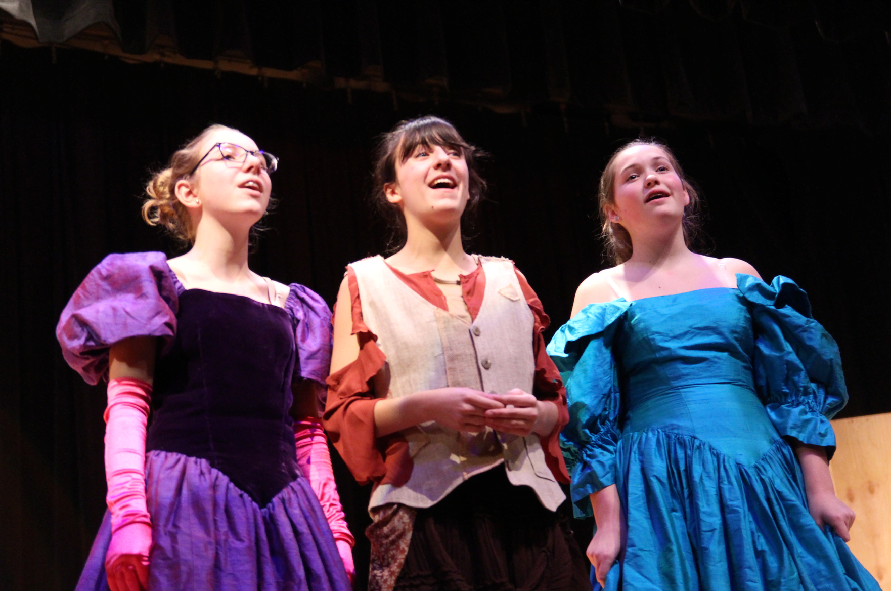The Eastern Middle School 8th Grade Show Chorus held a dress rehearsal for their upcoming musical performance, “Cinderella." Jan 6, 2018 Photo: Leslie Yager