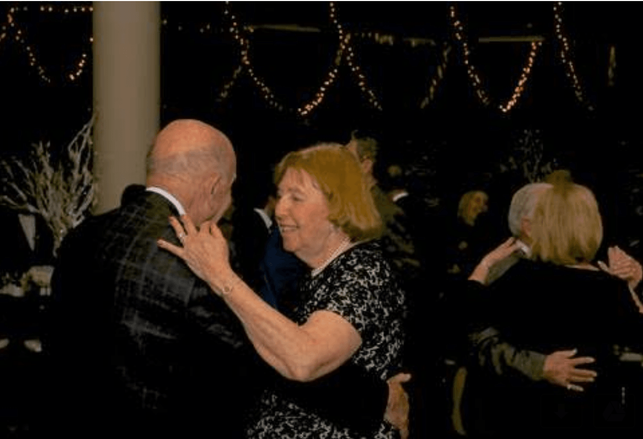Couples danced to the sounds of New York City Swing, which provided live entertainment for Temple Sholom's Starry Night Gala. Photo credit: Marilyn Roos Photography