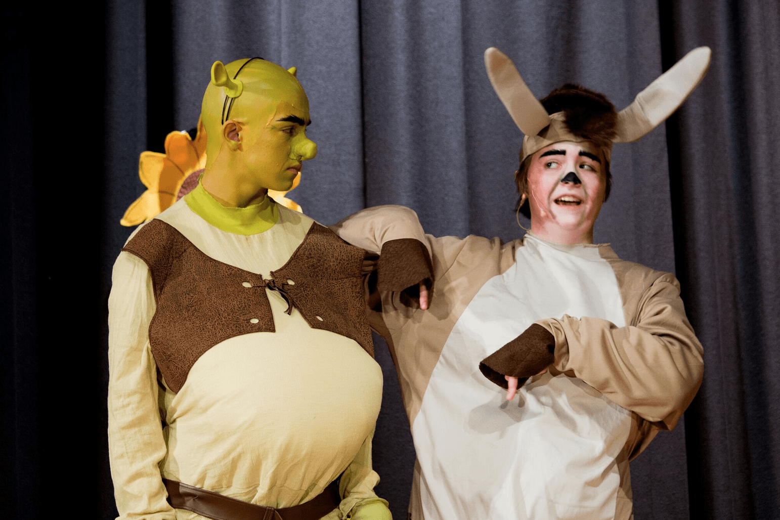 Shrek – Elijah Blanks, Donkey – Winnie Glaser