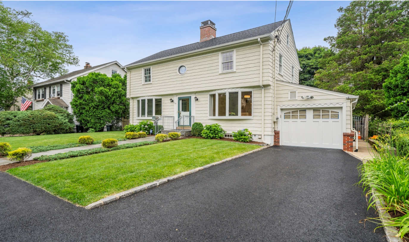 10 Hassake Road, Old Greenwich CT 06870