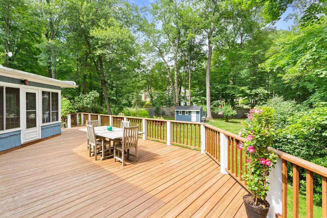 54 Londonderry Drive, Greenwich CT 06830