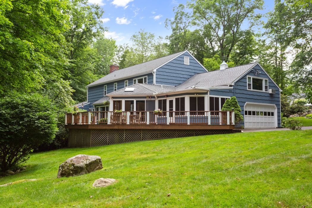 54 Londonderry Drive, Greenwich CT 06830