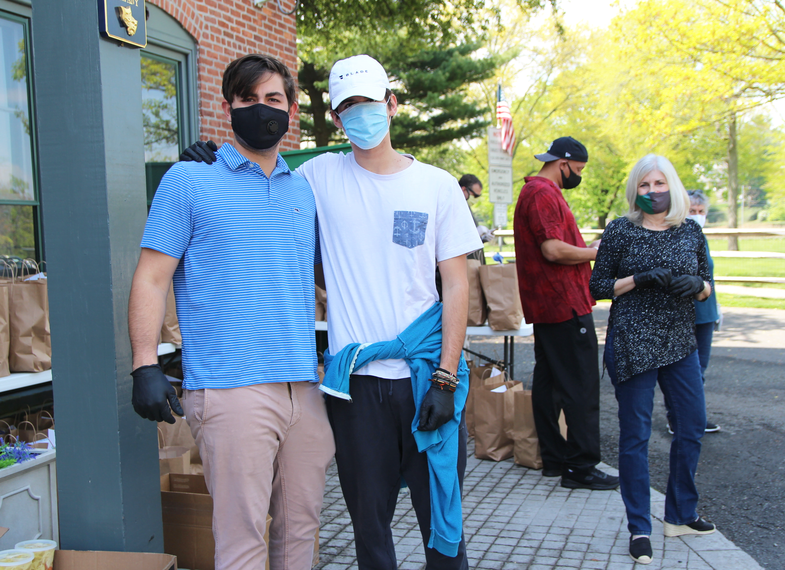 GCDS alumni Eric and Walty Toub volunteered to pack bags of groceries and put them in the cars of JFS volunteers, who in turn delivered them to homebound seniors. May 15, 2020 Photo: Leslie Yager