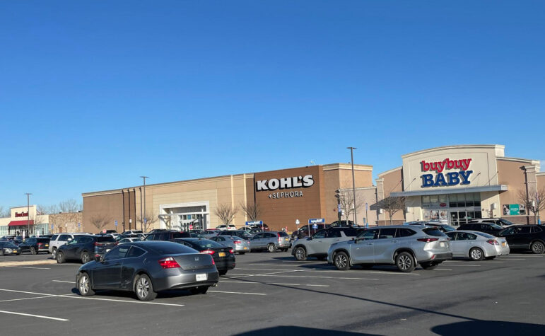 Shopping center to include DSW